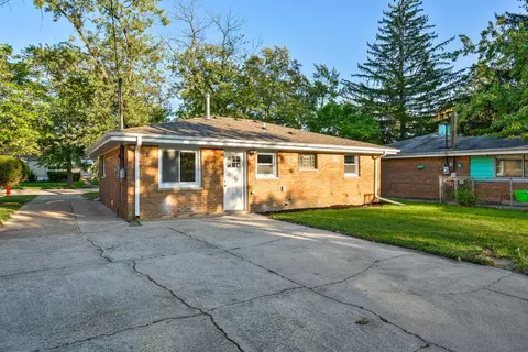Exterior - 17232 Roy St, Lansing, IL 60438 photo 5 of 6