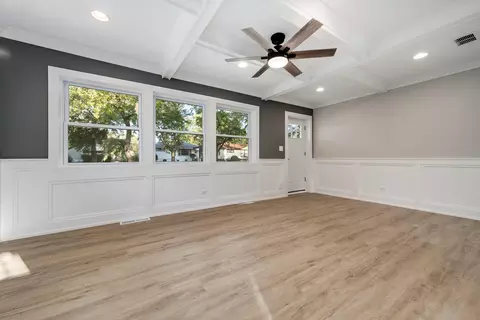 Living - 17232 Roy St, Lansing, IL 60438 photo 2 of 5