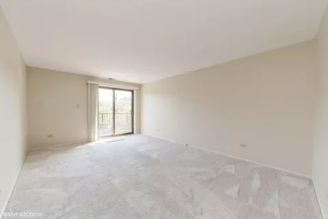 960 S River Rd #307, Des Plaines, IL 60016 photo 3