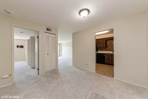 960 S River Rd #307, Des Plaines, IL 60016 photo 6