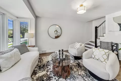 Living - 245 E Quincy St, Riverside, IL 60546 photo 2 of 3