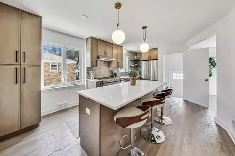 Kitchen - 245 E Quincy St, Riverside, IL 60546 photo 2 of 3