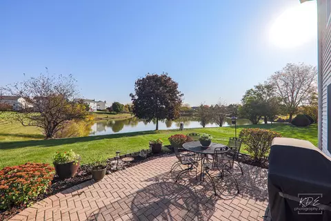 888 Teasel Ln, Aurora, IL 60504 photo 4