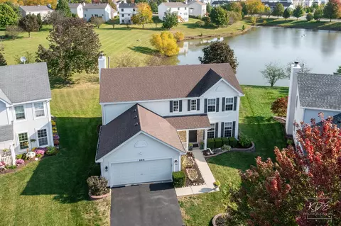 888 Teasel Ln, Aurora, IL 60504 photo 2