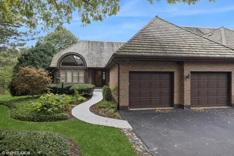 55 Brookview Ct, Hinsdale, IL 60521