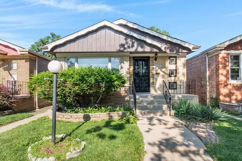 10620 S Lowe Ave, Chicago, IL 60628