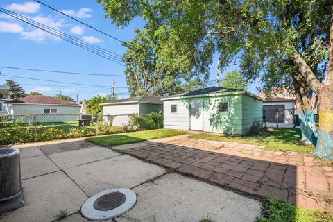 10620 S Lowe Ave, Chicago, IL 60628 photo 15