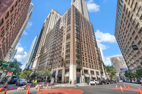 40 E Delaware Pl #602, Chicago, IL 60611