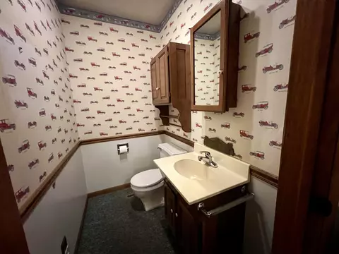 Bath - 401 E Cedar Ln, Monticello, IL 61856 photo 3 of 3