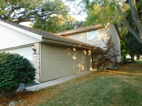 7266 Colosseum Apt 2 Dr, Rockford, IL 61107