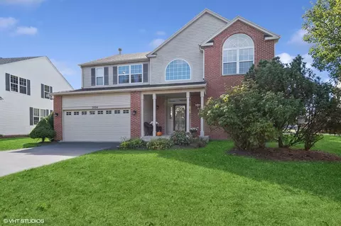 2004 Fairfield Dr, Plainfield, IL 60586 photo 1