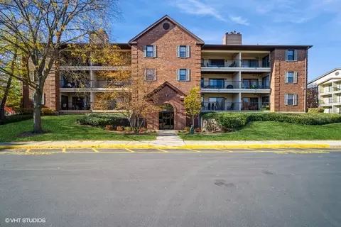 651 Hapsfield Ln #101, Buffalo Grove, IL 60089