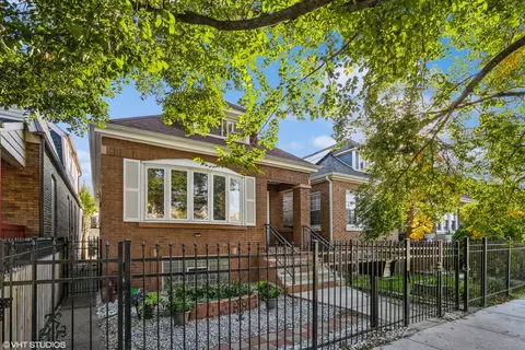 4729 W Mclean Ave, Chicago, IL 60639