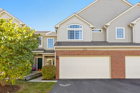 249 Nicole Dr #E, South Elgin, IL 60177