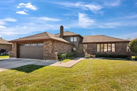 8117 Tudor Ln, Tinley Park, IL 60477