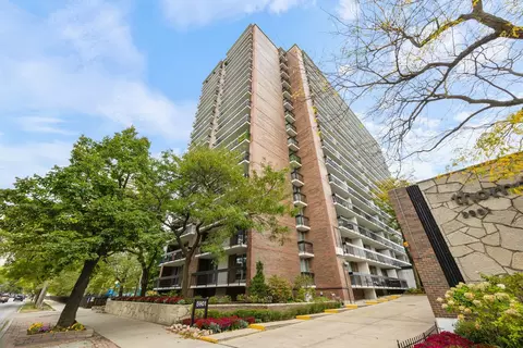 5901 N Sheridan Rd #9J, Chicago, IL 60660