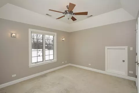 Bedroom - 562 Warwick Rd, Deerfield, IL 60015 photo 3 of 4