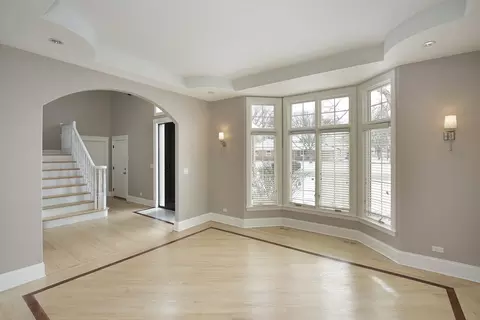 Living - 562 Warwick Rd, Deerfield, IL 60015 photo 2 of 3