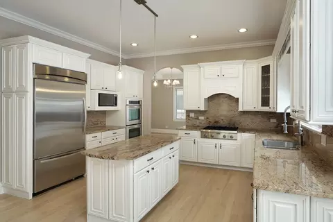 Kitchen - 562 Warwick Rd, Deerfield, IL 60015 photo 1 of 2