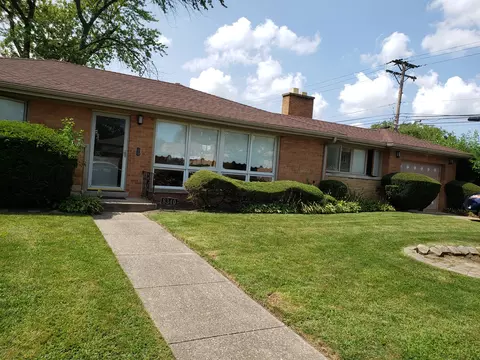 8340 Tripp Ave, Skokie, IL 60076