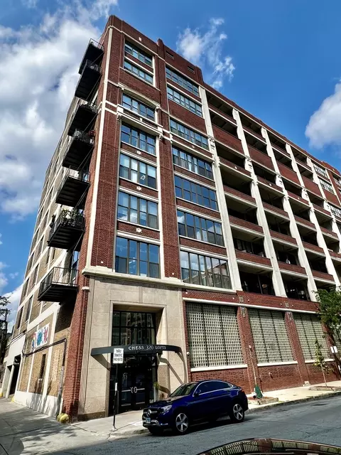 320 E 21st St #417, Chicago, IL 60616