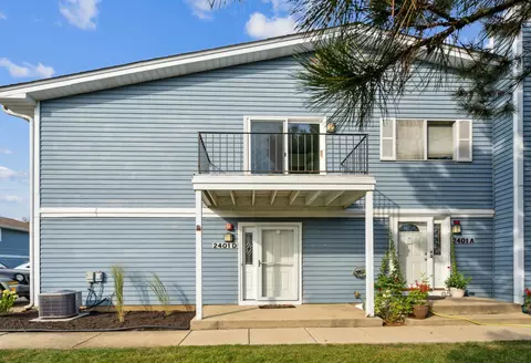 2401 Brunswick Cir #D, Woodridge, IL 60517
