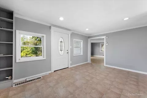 109 S River Rd, Algonquin, IL 60102 photo 2