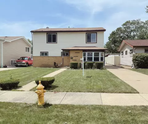 932 N Neva Ave, Addison, IL 60101