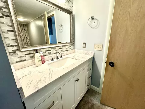 709 E Jackson St, Bloomington, IL 61701 photo 17
