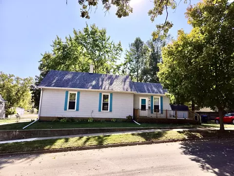 709 E Jackson St, Bloomington, IL 61701
