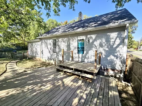 709 E Jackson St, Bloomington, IL 61701 photo 2