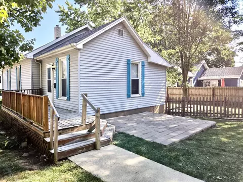 709 E Jackson St, Bloomington, IL 61701 photo 3