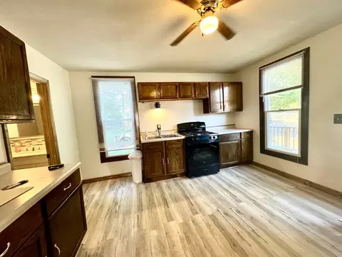 709 E Jackson St, Bloomington, IL 61701 photo 12