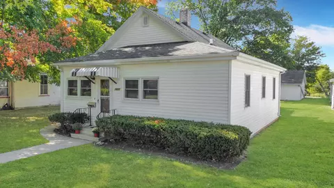 1627 Sycamore St, Ottawa, IL 61350