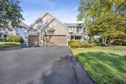 17 S Chestnut Ct, Hawthorn Woods, IL 60047