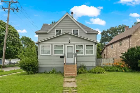 2901 Gabriel Ave, Zion, IL 60099