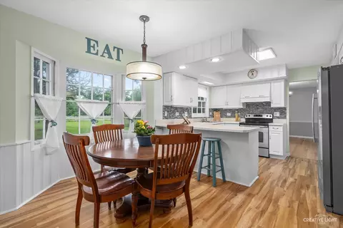 5 N360 Robin Ln, Wayne, IL 60184 photo 3