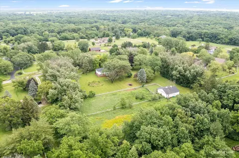 5 N360 Robin Ln, Wayne, IL 60184 photo 2