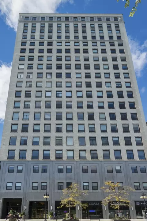 910 S Michigan Ave #1004, Chicago, IL 60605
