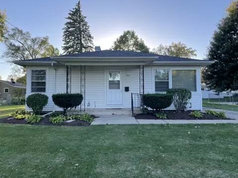 706 Esta Dr, Plano, IL 60545