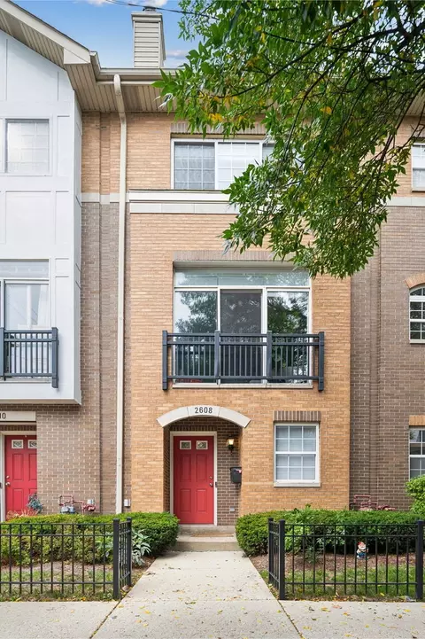 2608 W Bloomingdale Ave, Chicago, IL 60647