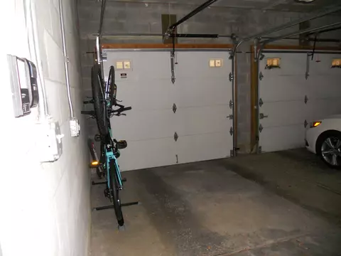 Exterior - 825 E 41st St #2B, Chicago, IL 60653 photo 6 of 11