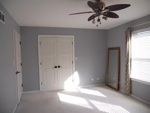 Bedroom - 825 E 41st St #2B, Chicago, IL 60653 photo 3 of 5