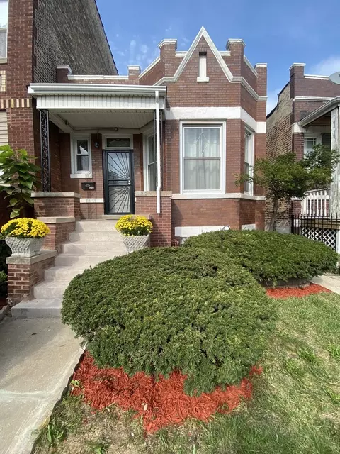 4044 W Grenshaw St, Chicago, IL 60624