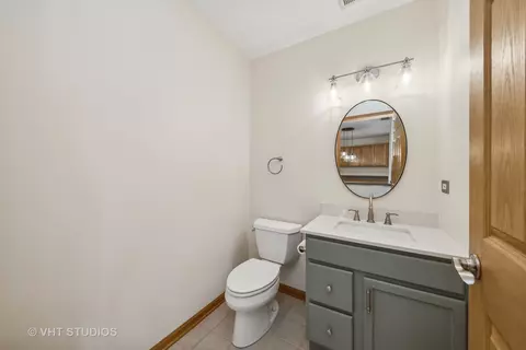 Bath - 27 E Hattendorf Ave #415, Roselle, IL 60172 photo 1 of 2