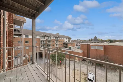 Exterior - 27 E Hattendorf Ave #415, Roselle, IL 60172 photo 2 of 4