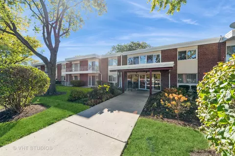 127 N Wolf Rd #62A, Wheeling, IL 60090