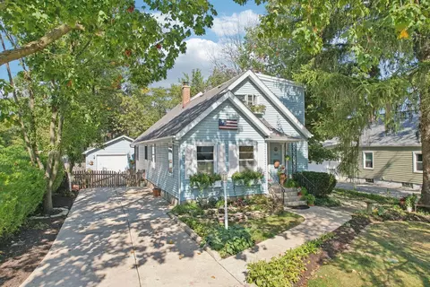 141 E 2nd Ave, New Lenox, IL 60451