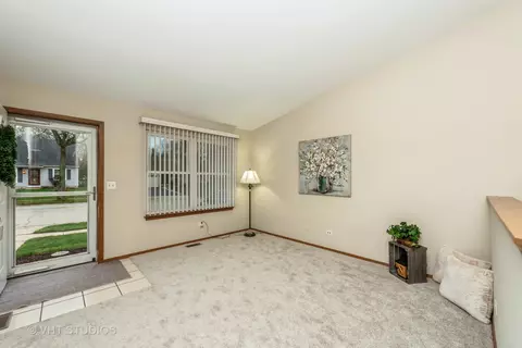 1122 Riverwood Dr, Algonquin, IL 60102 photo 4