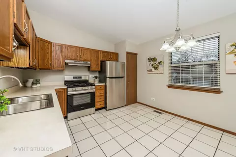 1122 Riverwood Dr, Algonquin, IL 60102 photo 9